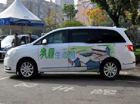 平和户外车贴喷绘如何保持效果?